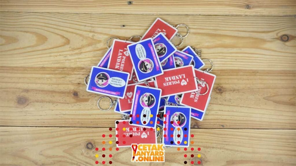 gantungan kunci akrilik foto contoh gantungan kunci akrilik foto contoh